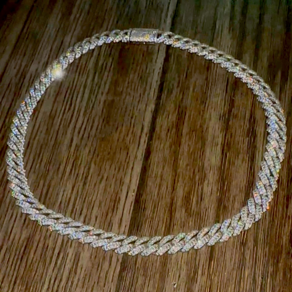 Elegant Silver Women's Necklace